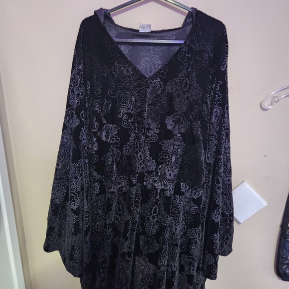 Spirit Halloween L/XL Black Velvet hooded Robe/Dress - Picture 3 of 4